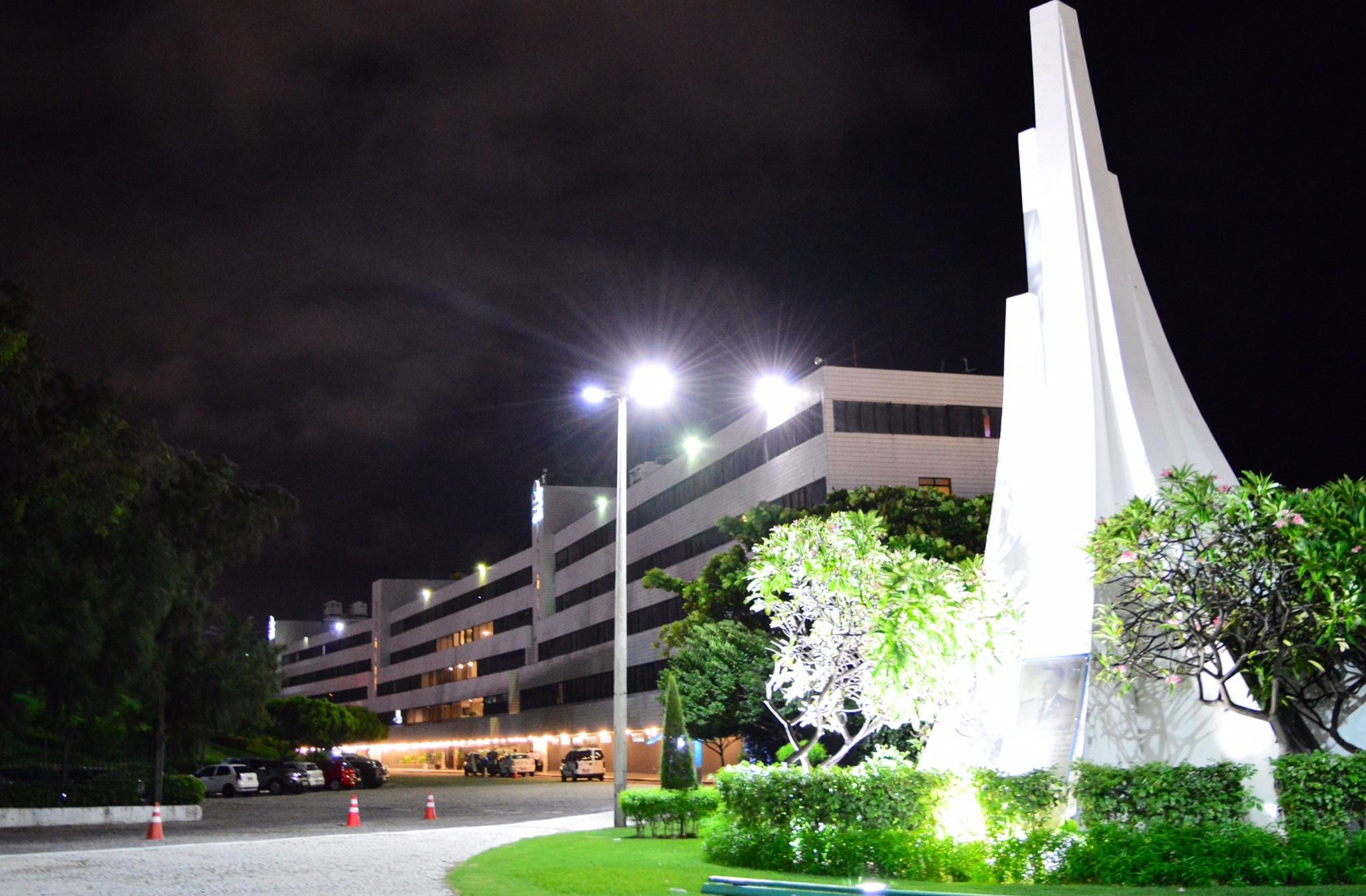 Marina Park Hotel Fortaleza  Bagian luar foto The Chulalongkorn University Hospital