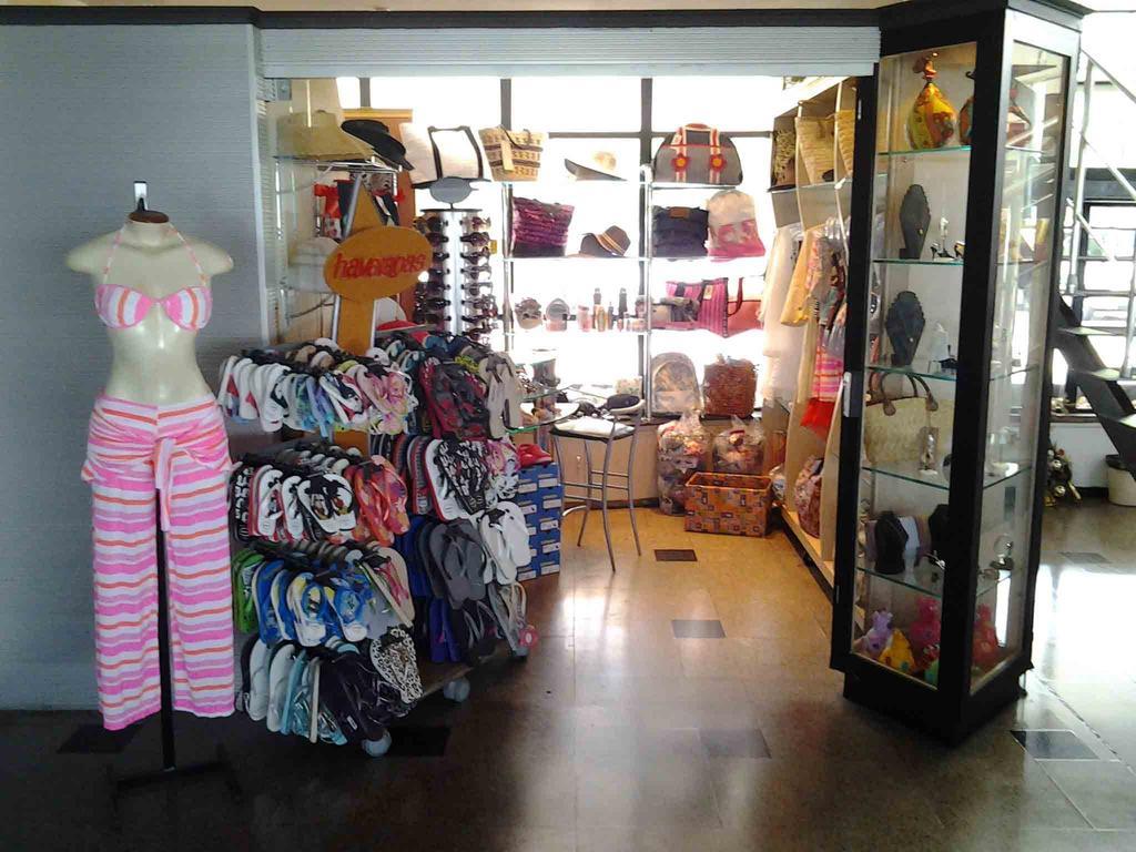 Marina Park Hotel Fortaleza  Bagian luar foto A store in the shopping mall